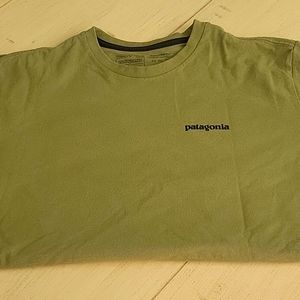 Like new. Patagonia short sleeve t-shirt